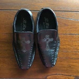 Toddle boy size 7 dress shoes.